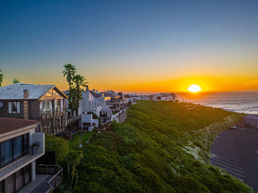 5 Bedroom Property for Sale in Yzerfontein Western Cape